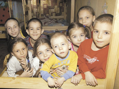 В Москве в ближайшие годы планируют отказаться от детских домов