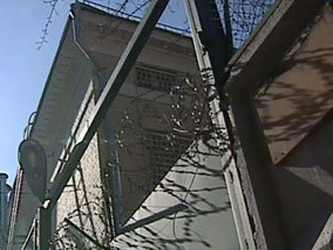 Замначальника колонии делал упор на детей, а не на врачей Замначальника колонии делал упор на детей, а не на врачей
