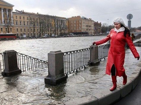 Шторм с таким названием повалил сотни деревьев и рекламных щитов в Великобритании и Нидерландах 