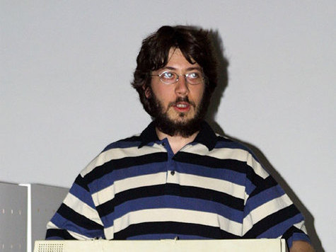 И назвал его малолетней гнидой