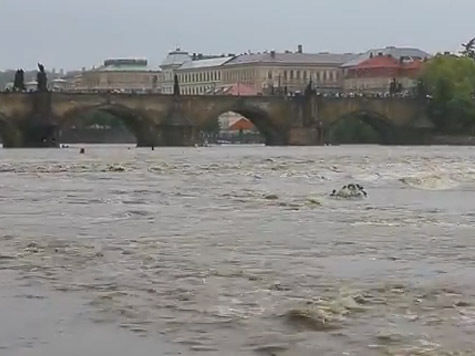 Непрекращающиеся дожди грозят Чехии серьезными катаклизмами, но катастрофа 2002 года вряд ли повторится