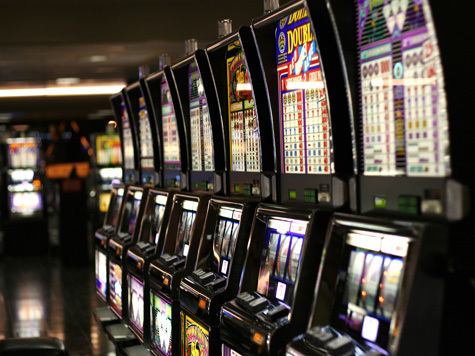 Уже больше двух лет в России легально попытать счастья в казино или на игровых автоматах можно только в специально отведенных зонах
