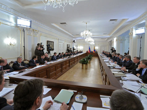 На совещании в «Ново-Огарево» Путин устроил разнос из-за долгов в электроэнергетике