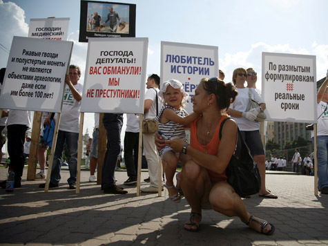 13 июля, в субботу, во многих городах РФ пройдут протестные акции археологов-любителей

