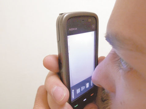 Ученые из университета Тель-Авива (Израиль) пришли к выводу, что частое пользование мобильным телефоном может привести к раку щитовидной железы