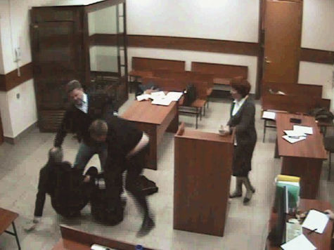 Разнимать драку между адвокатами пришлось прямо во время судебного процесса судебным приставам