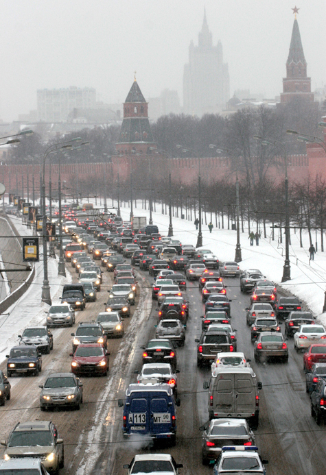 Экстремальная московская погода стала влиять и на дорожное движение