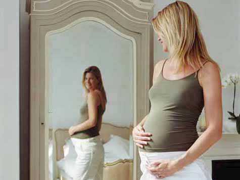 Развитие младенца замедляется, когда женщина долго стоит на одном месте во время беременности