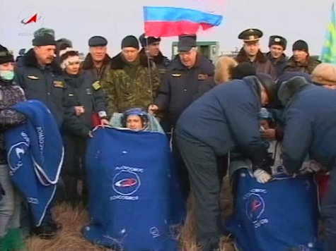 Спускаемый аппарат «Союза» приземлился в казахской степи