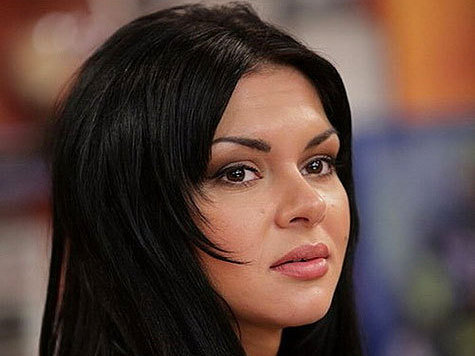Участница телепередачи “Дом-2” Виктория Карасева добилась в суде компенсации от ресторана за испорченное здоровье