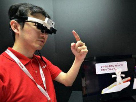 На японской ярмарке гаджетов были представлены очки дополненной реальности, которые способны переводить пользователям меню в реальном времени