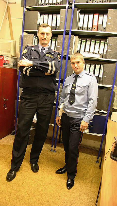 Самый высокий милиционер Москвы Владимир Яковук — бывший баскетболист ростом 205 сантиметров