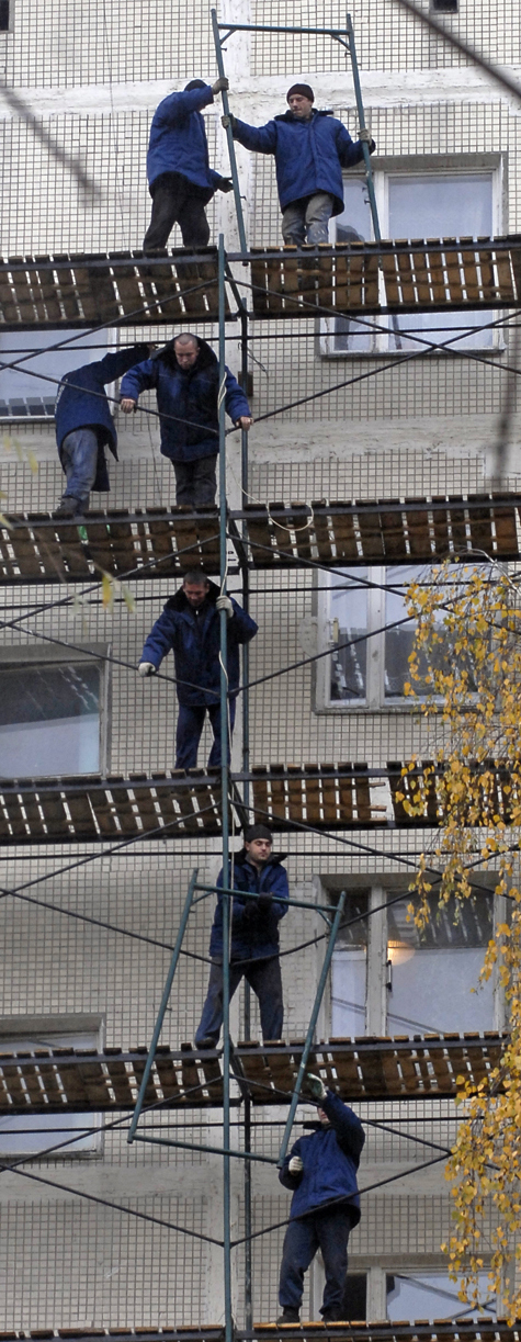 Москвичи недоплачивают за электроэнергию около рубля