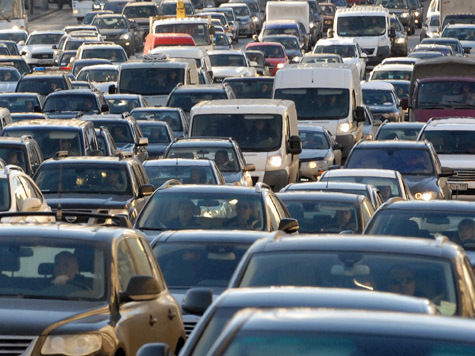 А шоферов-любителей часто два раза штрафуют за одно и то же нарушение

