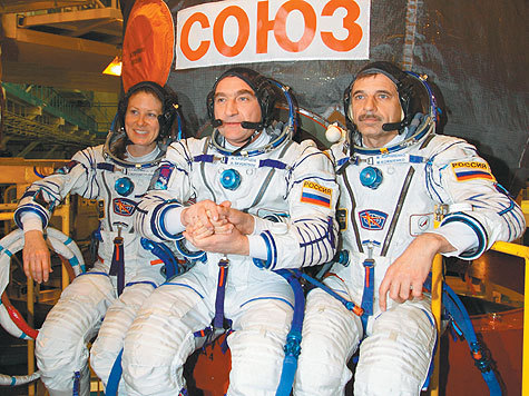 Впервые в истории экипаж не смог отстыковаться от МКС