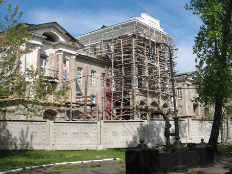 До сих пор Демидовская усадьба в Кыштыме, памятник федерального значения, остается брошенной на произвол судьбы
