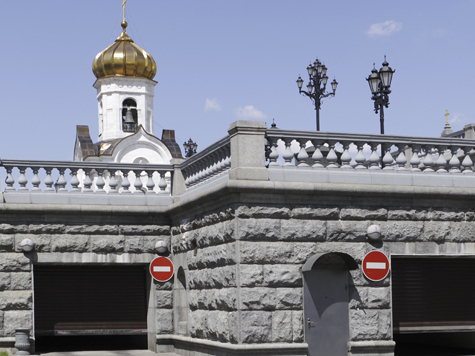 Проверить на прочность основание и балюстраду храма Христа Спасителя в Москве решили городские власти
