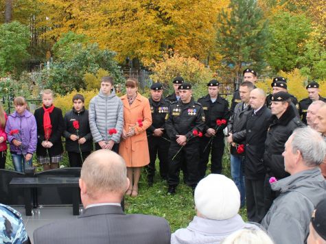 Сотрудники вологодского ОМОН почтили память своего коллеги, погибшего в Чечне (ФОТО)