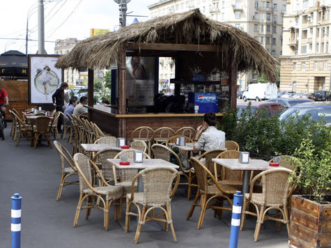 Этим летом в столице откроется более двух тысяч летних кафе