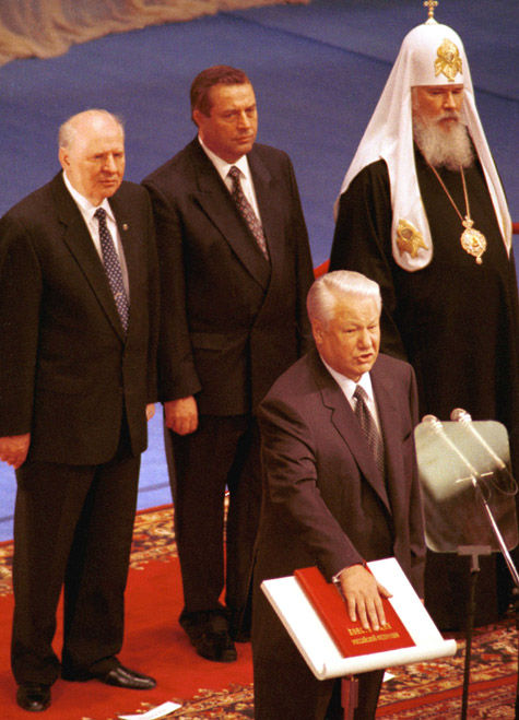 Даже Борис Ельцин 20 лет назад считал Основной закон временным
