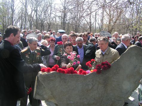 26 апреля в г. Новочеркасске в Александровском парке прошёл митинг в честь 25-летия катастрофы в Чернобыле