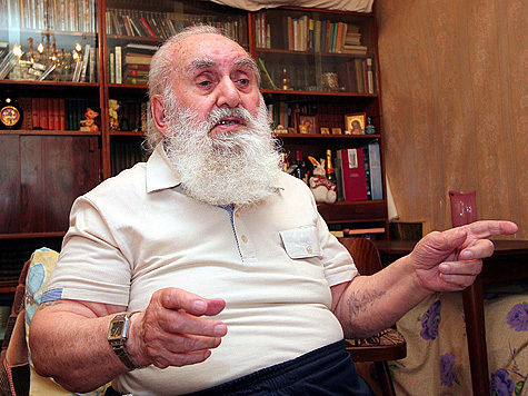 86-летний участник Великой Отечественной три года пытается отстоять свое право на квартиру