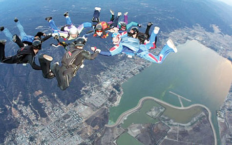 26 июля все, кто хоть как-то связан с парашютным спортом, отмечали День парашютиста. 