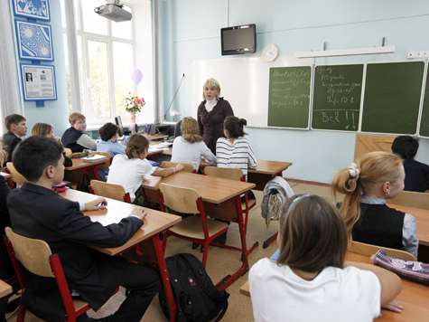 В 2010 году российские семьи потратили на бесплатное образование 100 млрд. руб. 