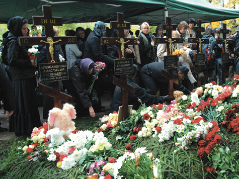 В среду на Востряковском кладбище похоронили ребят из детдома №7