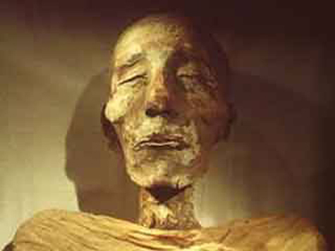 Слесарь обнаружил мумию женщины