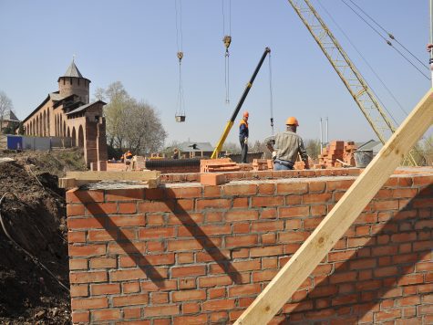 Чиновники Белого дома проверили ход реставрационных работ по воссозданию Зачатьевской башни