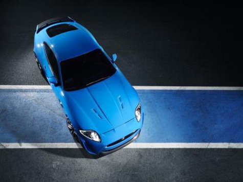 Компания Jaguar выпустила в Сеть очень красивое видео нового XKR-S после его дебюта на Женевском автосалоне на прошлой неделе