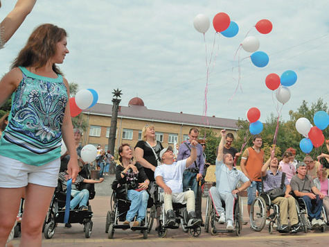 В восьми населенных пунктах Московской области прошла акция в поддержку инвалидов «Забудь про одиночество»