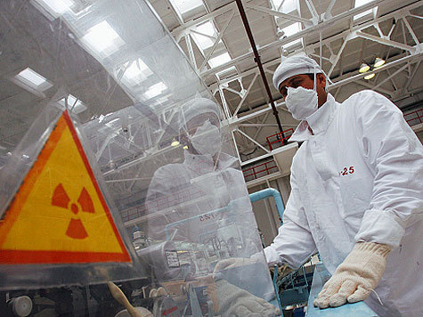 Что именно случилось на АЭС? Станет ли “Фукусима” вторым Чернобылем? Дойдет ли облако до России? Что делать, если вы все же боитесь радиации? Что будет с рыбой?
