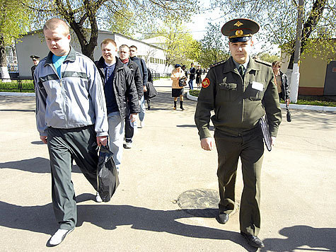 Военком Москвы пообещал не бросать дембелей на гражданке
