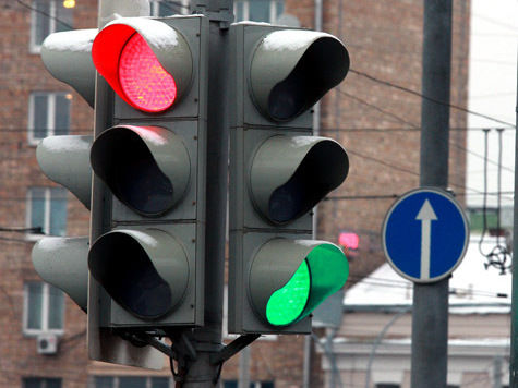 Доверить «умным» светофорам управление своим автомобилем смогут вскоре водители