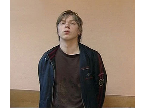 Нашумевшая история о разбойных нападениях на москвичей шайки тинейджеров, среди которых был сын известного певца и композитора Вячеслава Быкова, получила продолжение в понедельник в Мосгорсуде