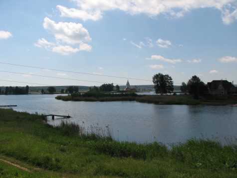 На берегах Ворсменского озера строят коттеджный поселок