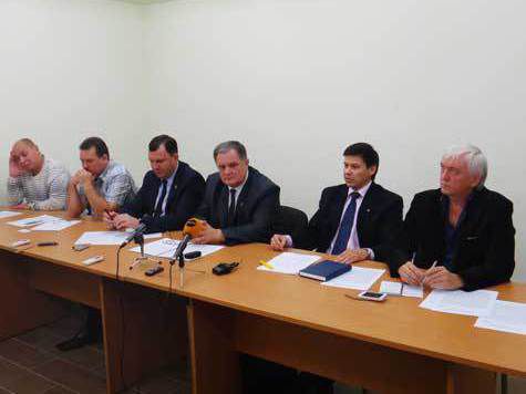 Потребовали представители и руководители региональных отделений как минимум семи партий на пресс-конференции 12 сентября
