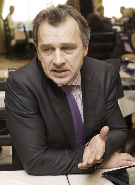 Лидер белорусской оппозиции Анатолий Лебедько посетил редакцию «МК»: «Через год бунтовать будет не интеллигенция, а рабочие».
