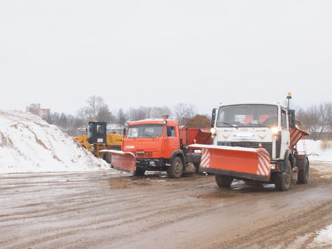 В Иванове проводится обработка дорог противогололедной смесью
