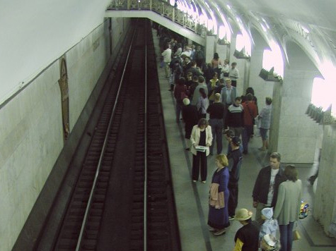 В московском метро произошла пьяная драка со стрельбой из травматики