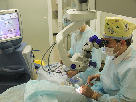 В Приморском Центре Лазерной Коррекции Зрения и Микрохирургии Глаза вас избавят 
от этого недуга безболезненно и надежно
