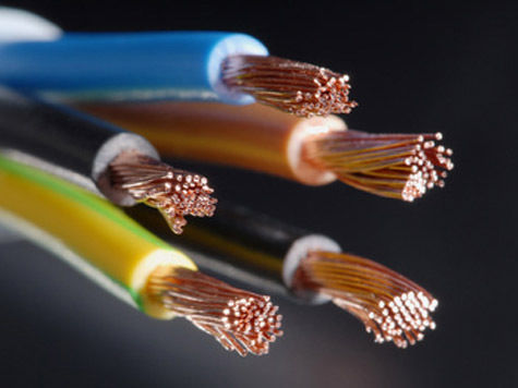 Двое гастарбайтеров погибли в Подмосковье от удара током, когда пытались передвинуть строительную лестницу