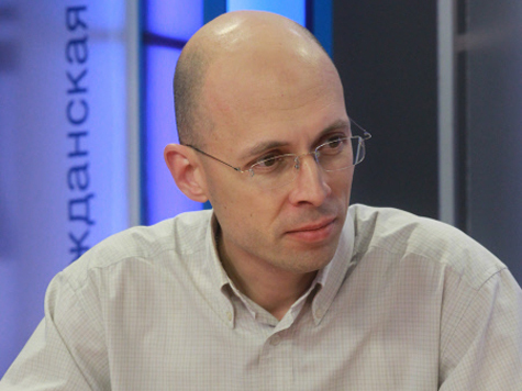 Нападение на журналиста Сергея Асланяна, эксперта по автомобильной тематике и ведущего программы на радиостанции «Маяк», удалось раскрыть столичным стражам порядка