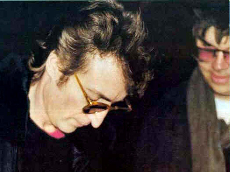 Тридцать лет назад не стало Джона Леннона, его убийца до сих пор за решеткой