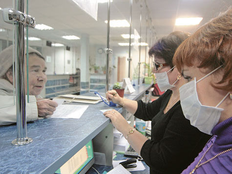 Заболеваемость сезонными инфекциями в Москве начала снижаться, но свиной грипп уносит все больше жертв
