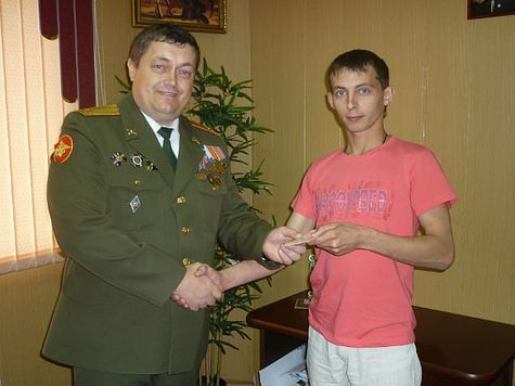 Больше года пришлось доказывать командиру отделения военной разведки Максиму Дурневу, что он воевал