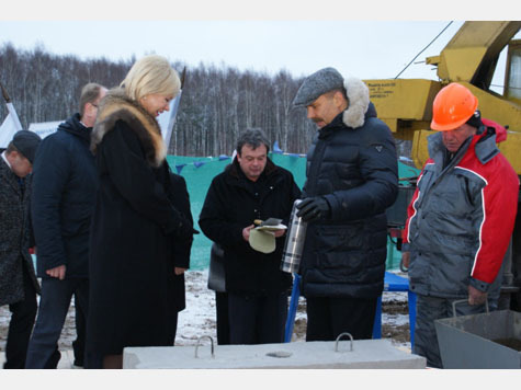 29 ноября в Иваново Группа компаний «СУ-155» заложила первый камень микрорайона «Рождественский». Площадь застройки – 13,64 га, общая площадь жилого фонда достигнет 121 тыс.кв.м. Инвестиции в проект составляют 3,5 миллиарда рублей.