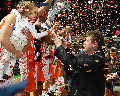 Баскетболистки УГМК в третий раз подряд — чемпионки России
